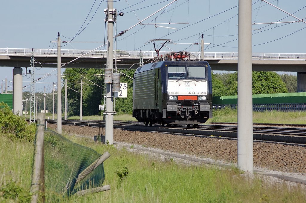 ES 64 F4 - 288 (189 288-4) der ITL als LZ zwischen Growudicke und Rathenow in Richtung Stendal. 05.06.2010