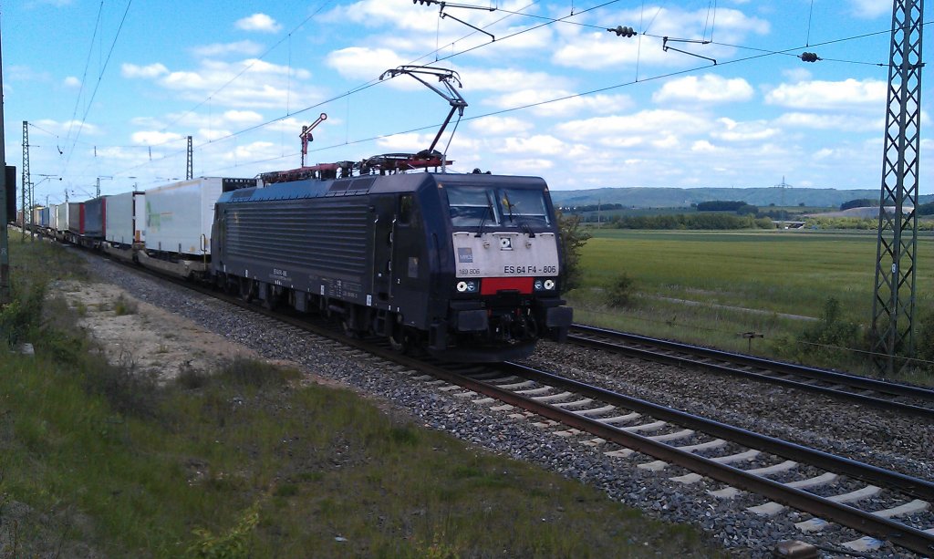 ES 64 F4 - 806 MRCE am 17.05.2012 in Neuses an der Regnitz zwischen Bamberg und Forchheim. 