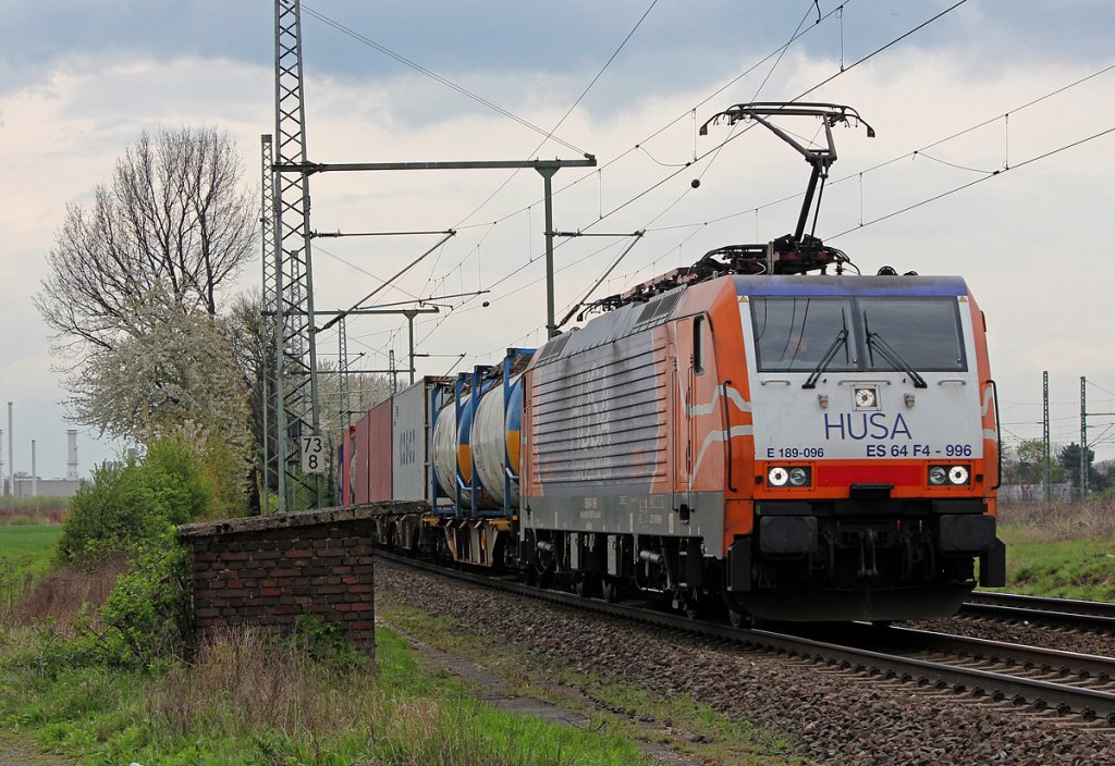 ES 64 F4-996 / 189 096 der HUSA in Porz Wahn am 12.04.2012, Gru� an den Tf !!