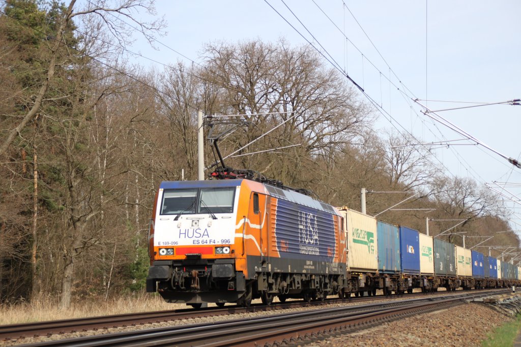 ES 64 F4-996 HUSA mit Containerzug am Abzweig Bamme,20.04.2013