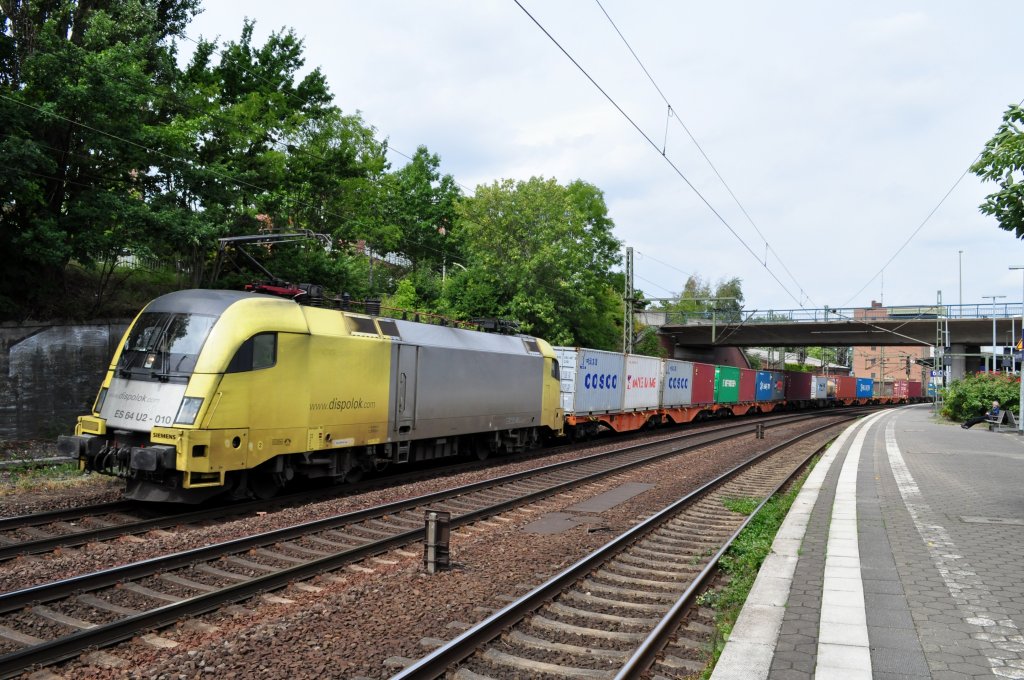 ES 64 U 2 010 mit Containerzug bei Hamburg-Harburg am 04.08.2010