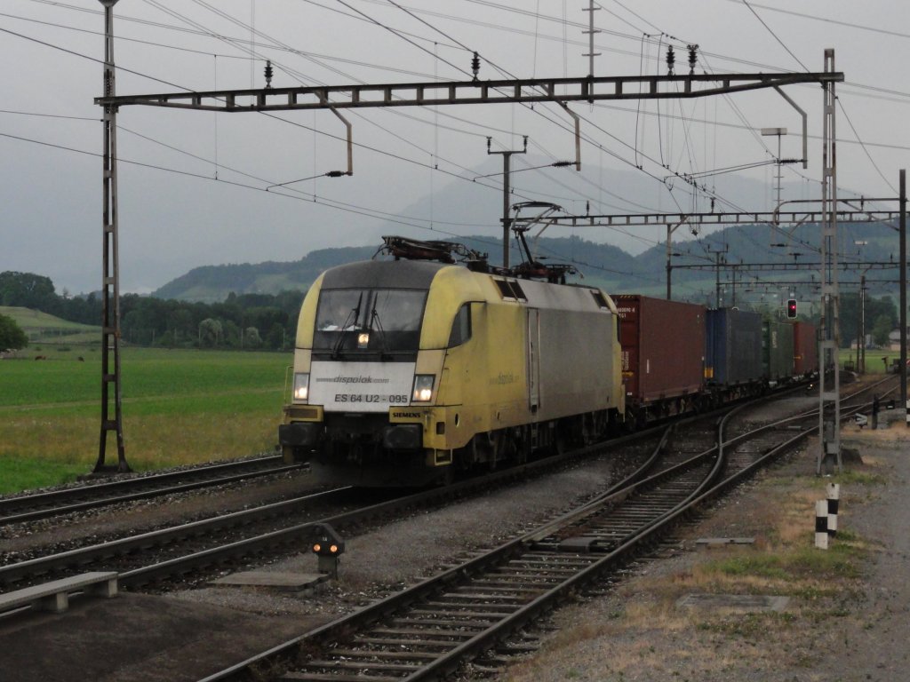 ES 64 U 2 095 mit GZ bei Oberrti am 26.05.2011
