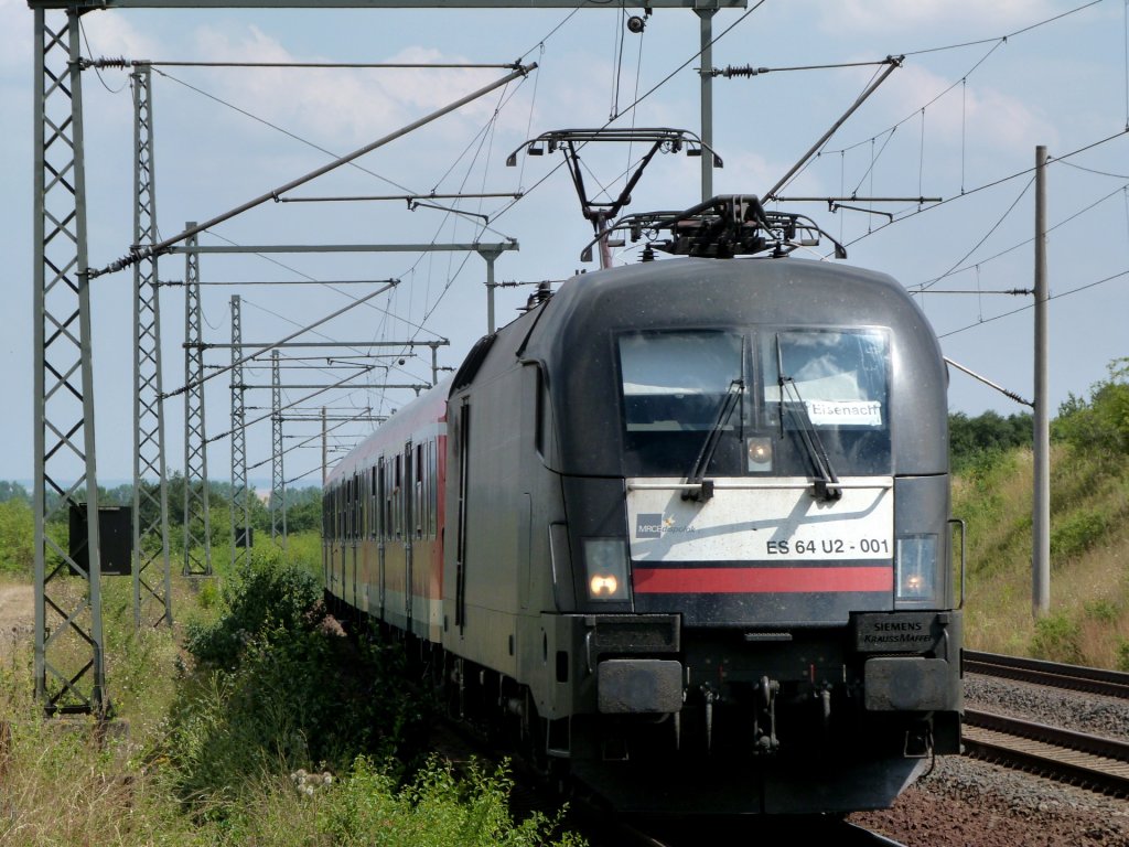 ES 64 U2-001 fhrt am 5.8.13 mit ihrer RB in den Bahnhof Seebergen Richtung Eisenach ein. 