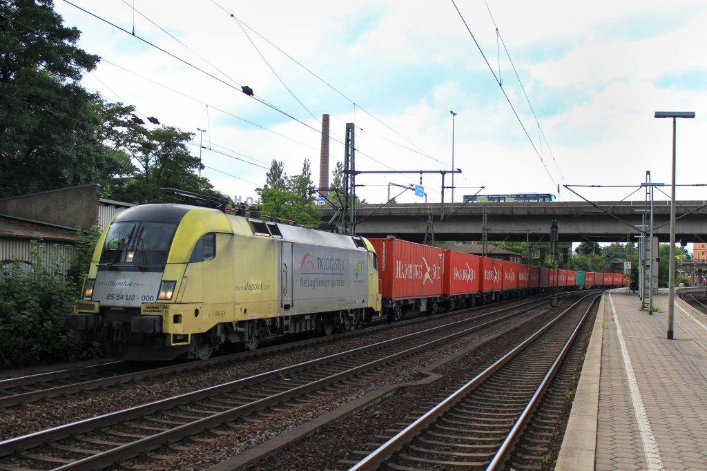 ES 64 U2 - 006 mit SchachtelExpress am 31. Juli 2013 in HH-Harburg.