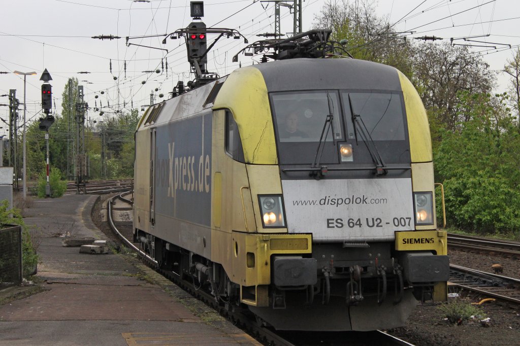 ES 64 U2-007 rangierte am 28.4.12 in Mnchengladbach Hbf.