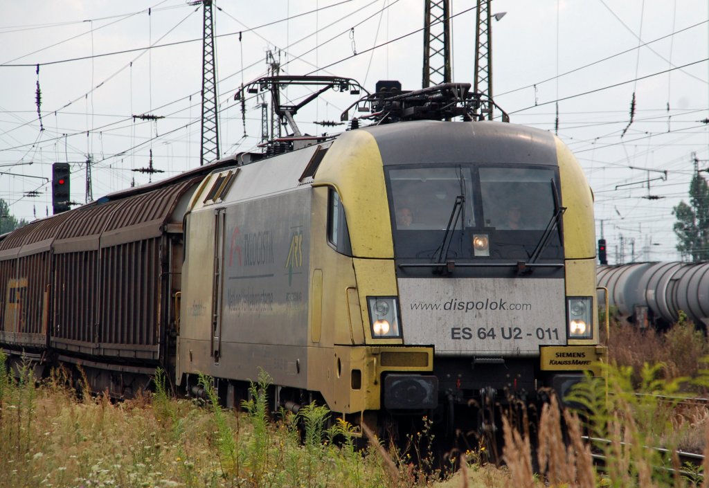 ES 64 U2 - 011 der TX Logistik zieht am 05.08.10 einen Schiebewandwagenzug durch Gro�korbetha Richtung Halle(S).