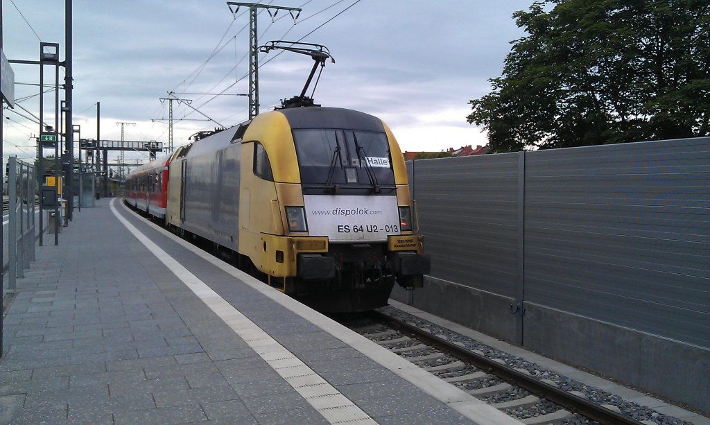 ES 64 U2 - 013 verlsst am 07.06.2012 mit einer RB nach Halle (Saale) Erfurt Hbf. 