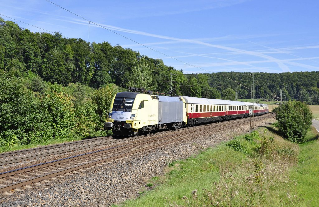 ES 64 U2-013 MRCE Dispolok-DB Regio ist einem TEE Sonderzug auf der Filsbahn nach Prtschach am Wrthersee unterwegs.Diese Fuhre konnte ich am 9.9.2012 bei Lonsee auf der Schwbischen Alb auf dem Chip festhalten.