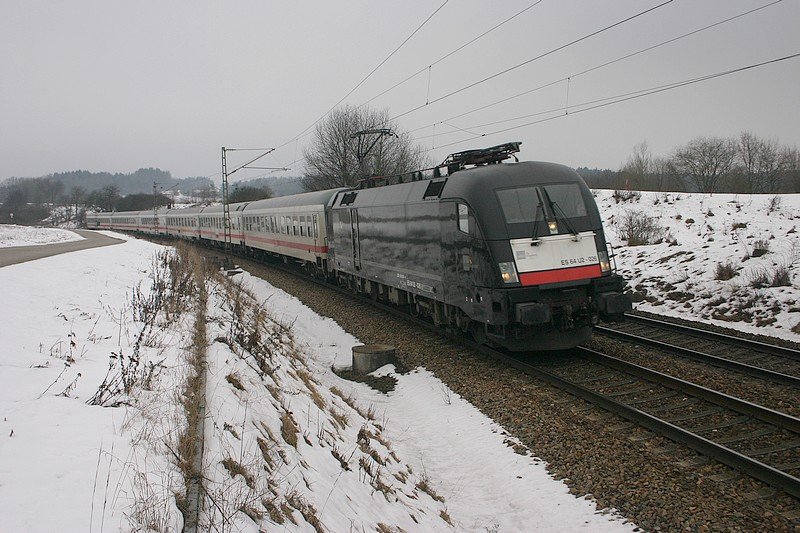 ES 64 U2-026 am IC  Rottaler Land  nach Passau/Mhldorf bei Neumarkt/Opf.(KBS 880,23.1.2010)