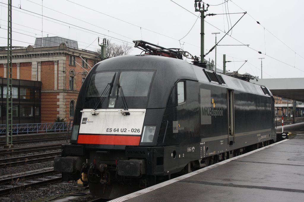 ES 64 U2 026 kurz 117 026 oder 182 526 diese Lok mit den Vielen Namen. Stand am 21.03.2010 in Hannover an Gleis 3 und 4 abgestellt sie zog dann um 11:40 den IC 2046 anch Kln 