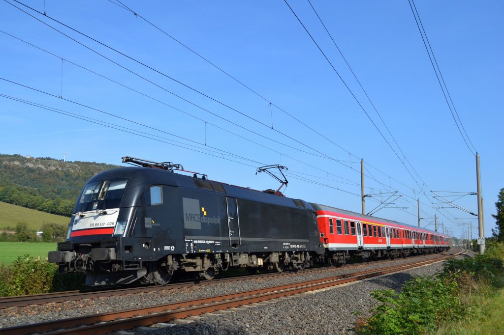 ES 64 U2 - 028 als RegionalBahn unterwegs nach Eisenach im September 2011. Aufgenommen zwischen Schnau und Klberfeld.