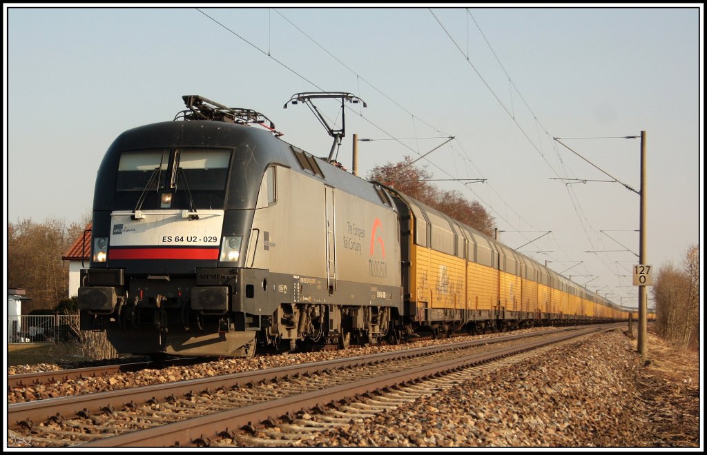 ES 64 U2 -029 mit dem Altmannzug Landshut-Regensburg Ost-Bremerhafen. (08.03.2011, Kfering)