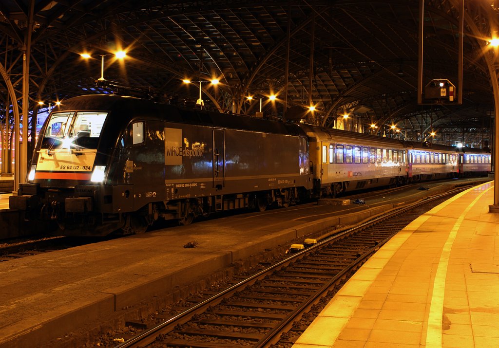 ES 64 U2-034 am EC6 in Kln Hbf am 10.12.2011