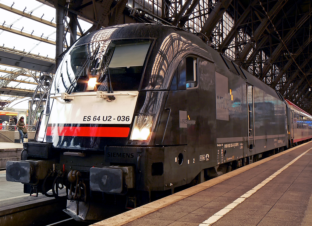 ES 64 U2-034 am EN421 nach Wien Westbf. in Kln Hbf am 02.05.2010