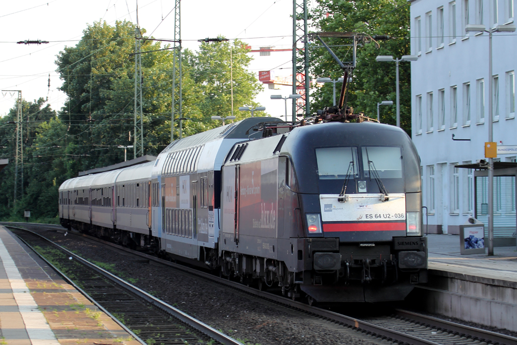 ES 64 U2-036 schiebt HKX 1804 nach Kln Hbf. durch Recklinghausen 8.7.2013