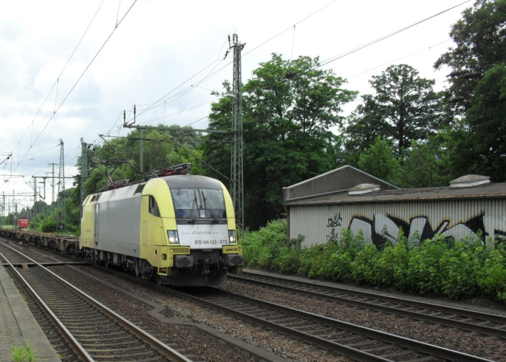 Es 64 U2 070 durch Hamburg Harburg am 6.7.2010.