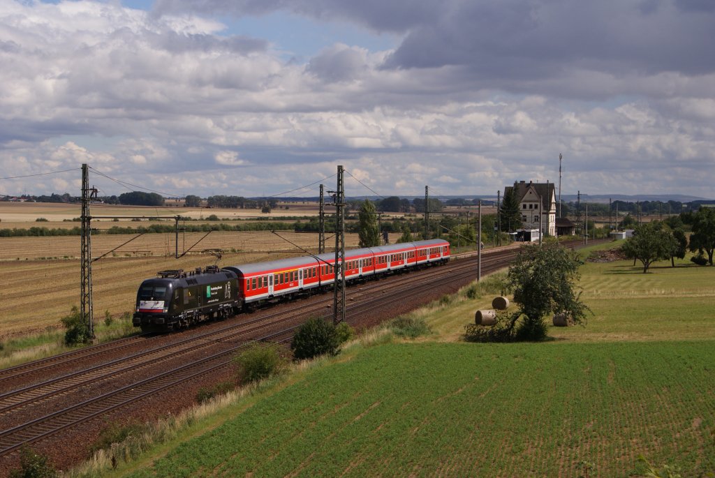 ES 64 U2-073  Freudenberg Schwab  mit der RB 20 nach Eisenach in Seebergen am 08.08.2011