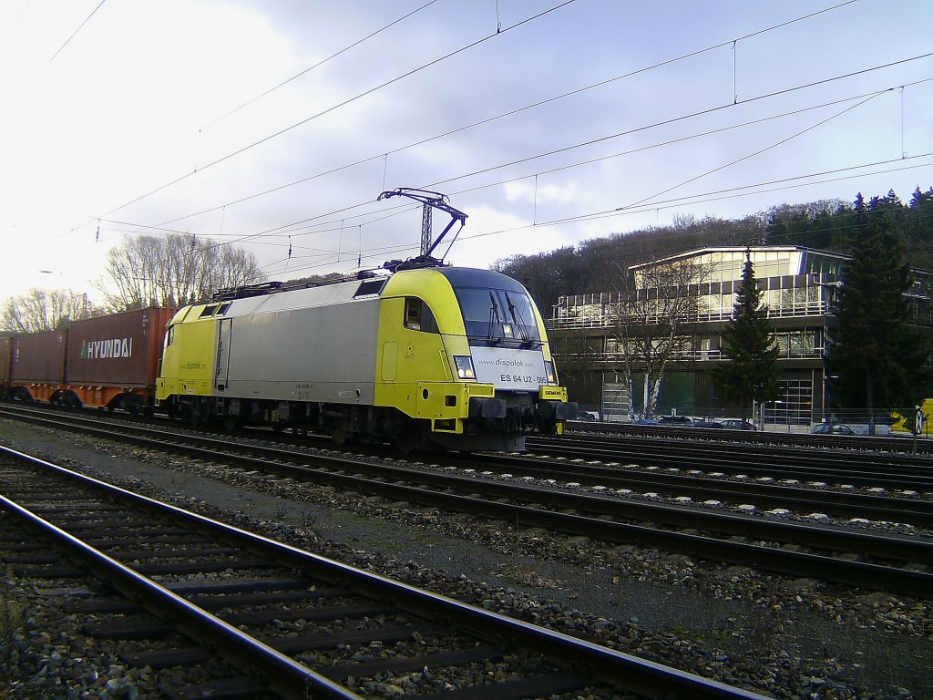ES 64 U2 - 095 von Siemens Dispolok auf dem Weg in den Hamburger Hafen. das Bild entstand kurz vor der sogenannten  Hausbrucher Kurve , dem Abzweig auf die Hafenbahn. 02.03.2010