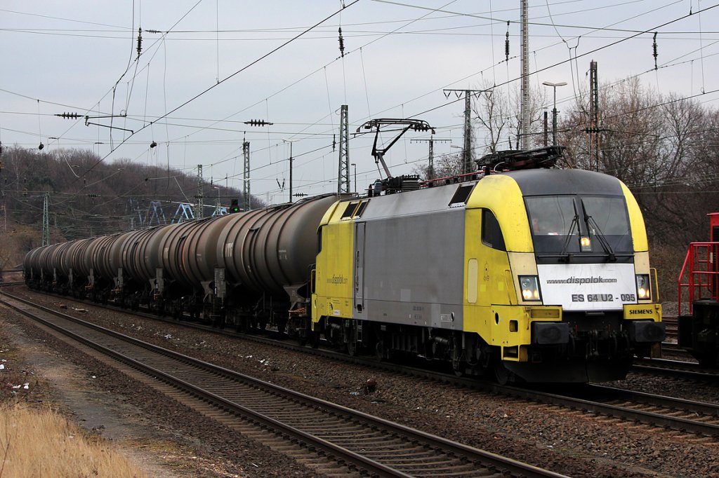 ES 64 U2-095 mit KeWa in Kln West am 27.02.2012