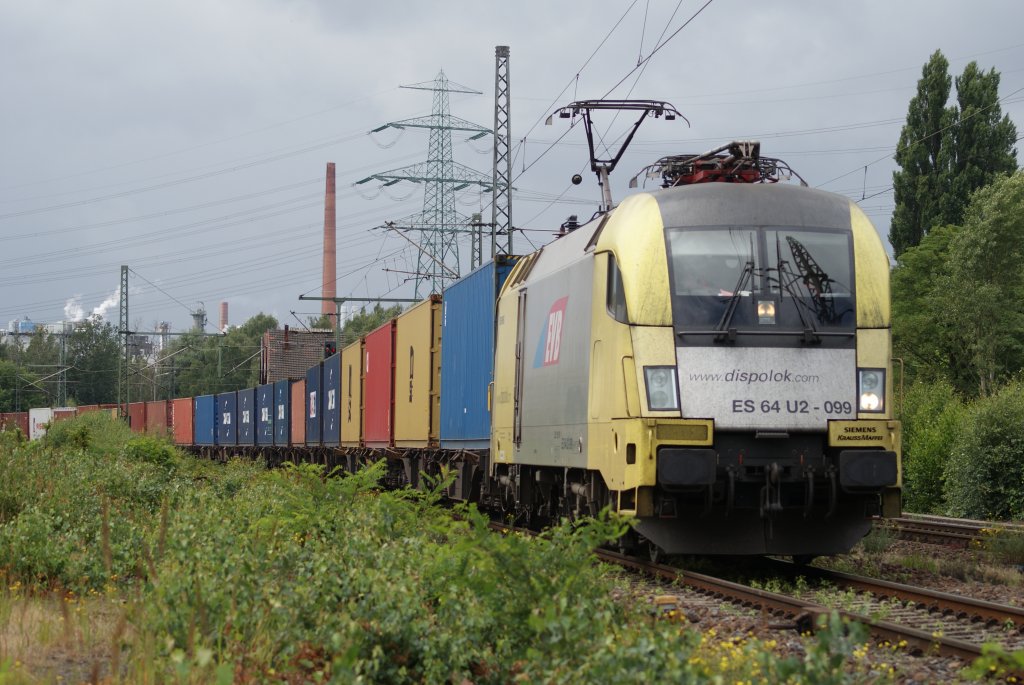 ES 64 U2-099 der EVB mit einem Containerzug in Hamburg Unterelbe am 09.07.09