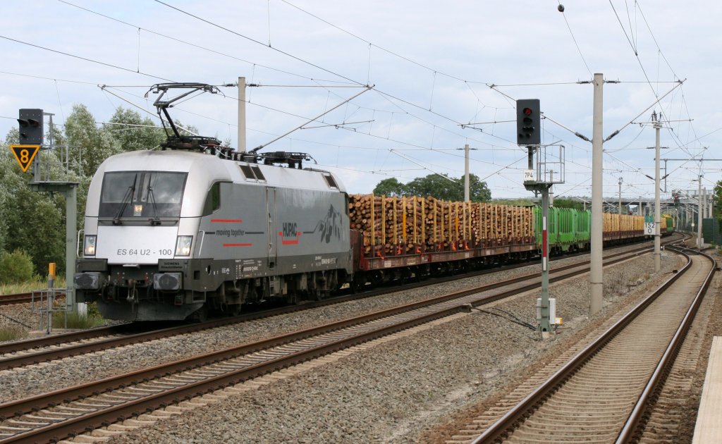 ES 64 U2-100 Hupac mit Holzzug in Buschow am 23.07.2011