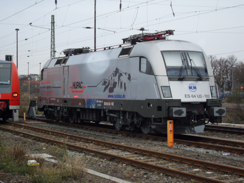 ES 64 U2-102 war am 05.12.2009 in Stendal.

