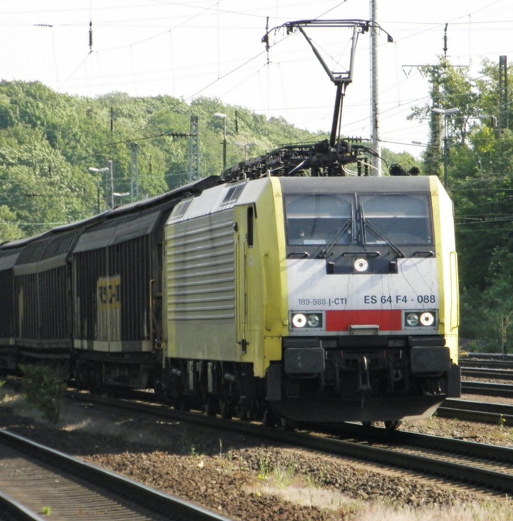 ES 64 U4-088 (189-988) in Kln West am 7.5.2011