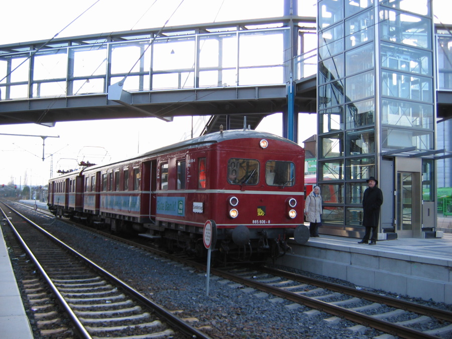 ES 865 in Sinsheim Hbf. am 13.9.2009
Eroeffnung der S-Bahn Rhein-Neckar Linie S5