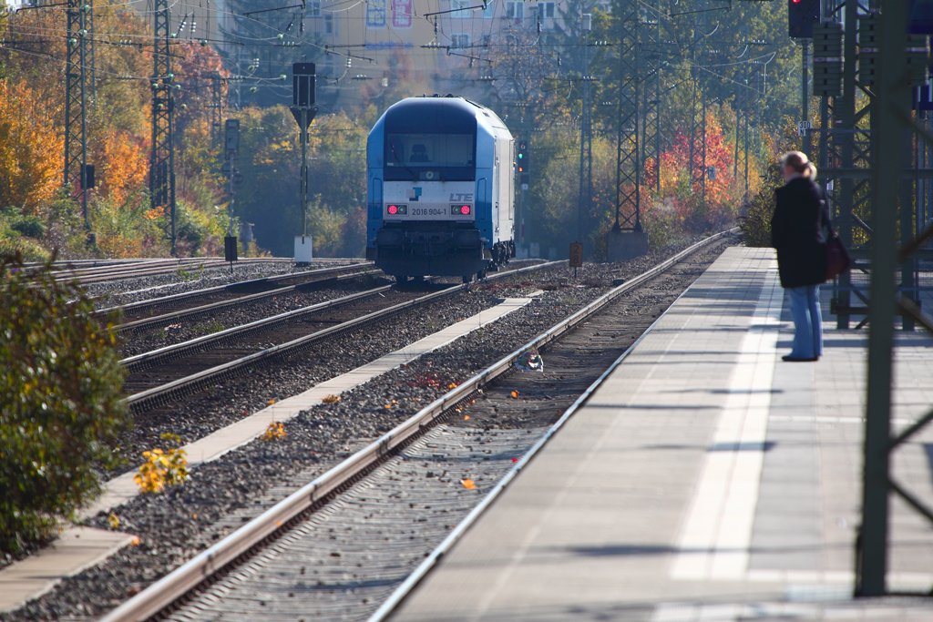 Es fhrt ein Zug nach NirgendWo.
Mnchen Haimeranplatz.
Auch Nicht-Lok-Fans schauen dieser Erscheinung nach im Oktober 2009.