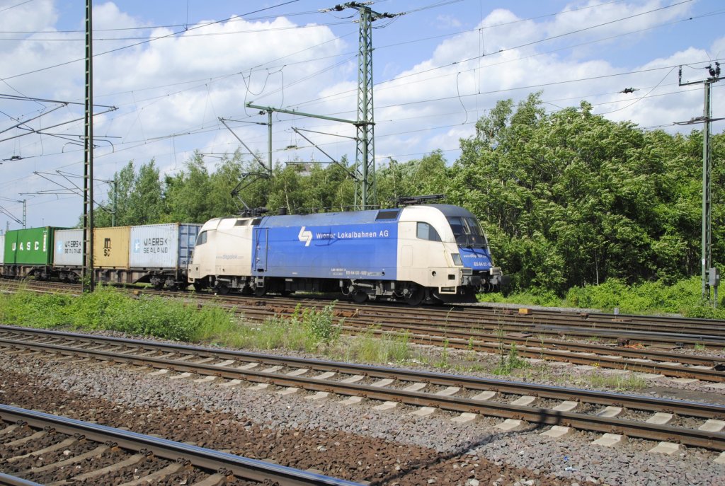 ES U2-022, mit Containerzug in Lehrte am 11.06.´10.