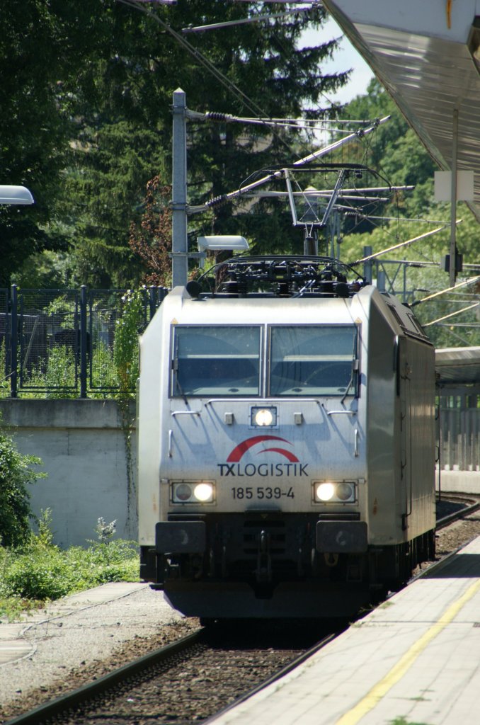 Es war ein schner Tag als mir die 185 539 der TX Logistik in Wien Meidling Solo vor die Linse gefahren ist. 13.7.2009