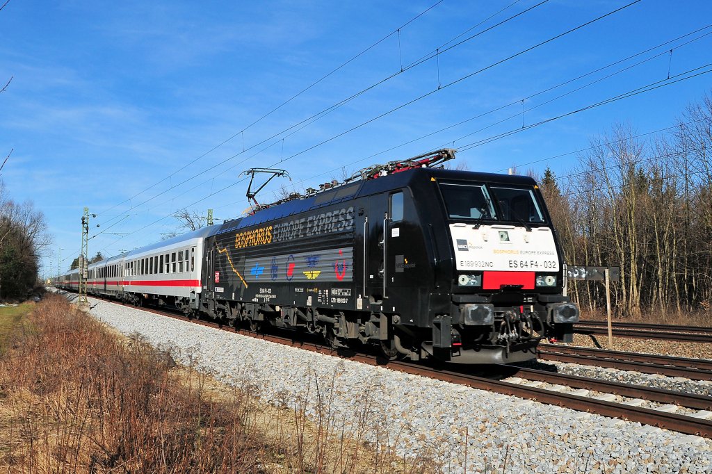 ES64 F4-032 am 27.02.10 ebenfalls mit EC 85 in Haar/Mnchen