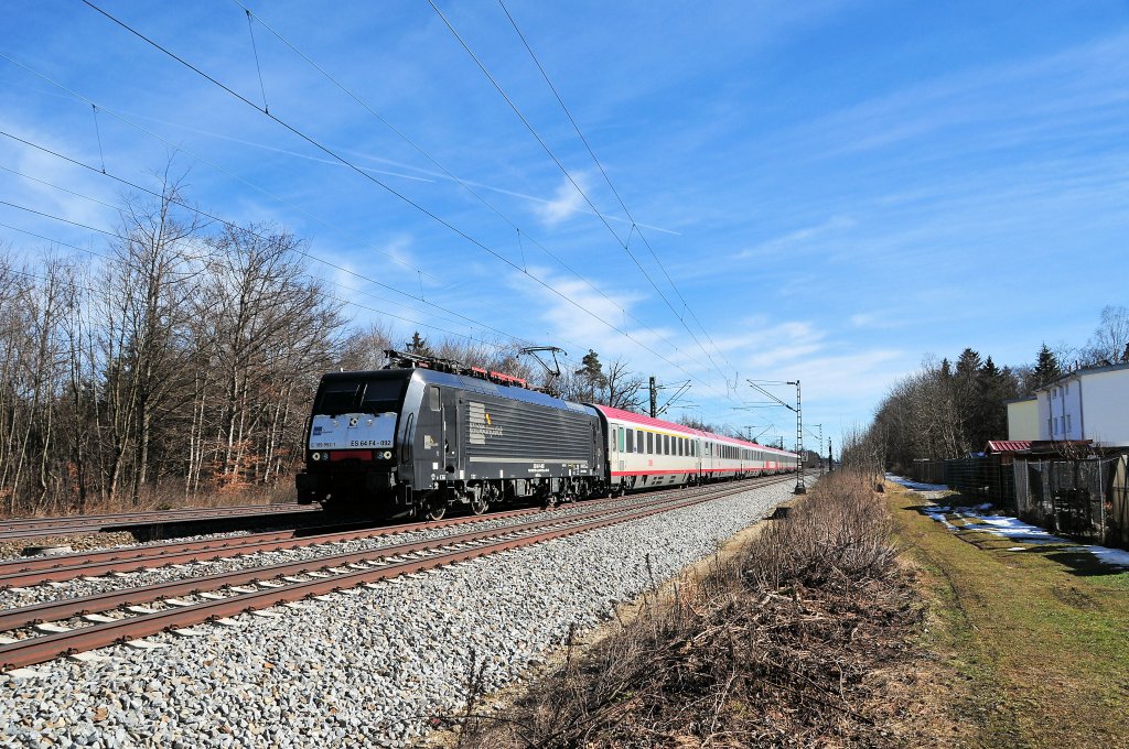 ES64 F4-092 am 27.02.10 mit EC 82 aus Verona in Haar/Mnchen