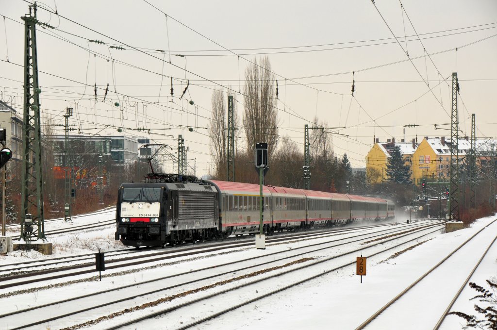 ES64 F4-094 am 13.02.10 mit EC 88 aus Milano am Heimeranplatz