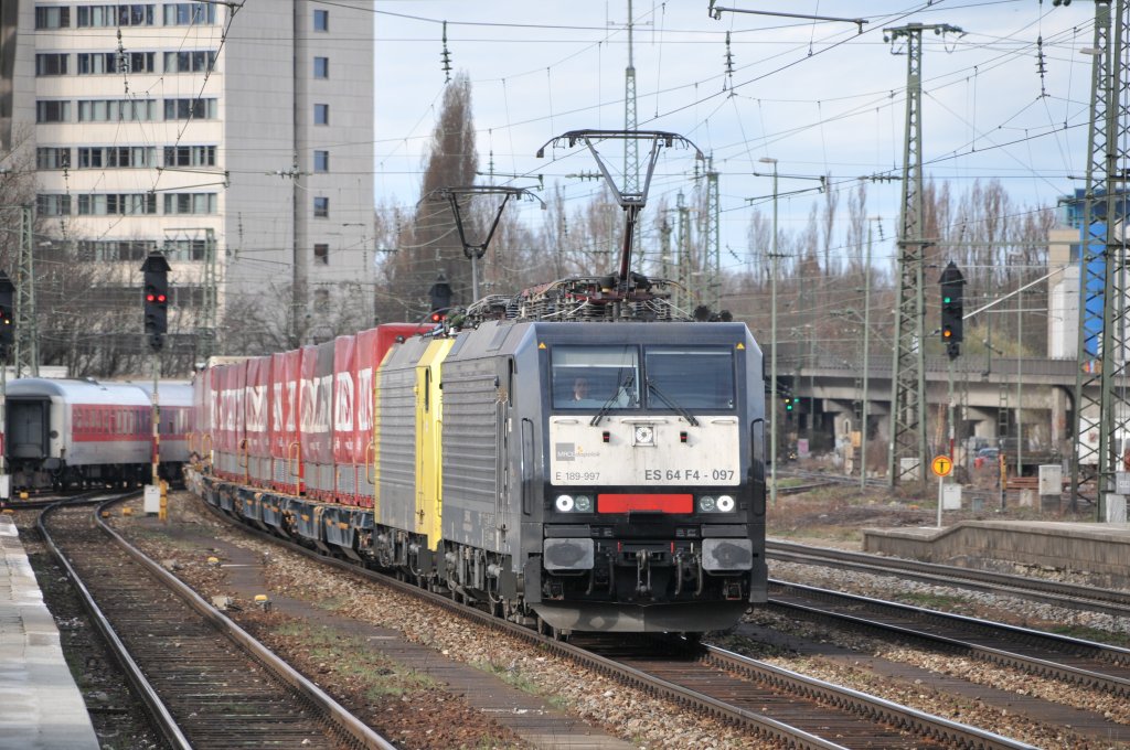 ES64 F4-097 & 015 am 04.04.10 in Mnchen Ost