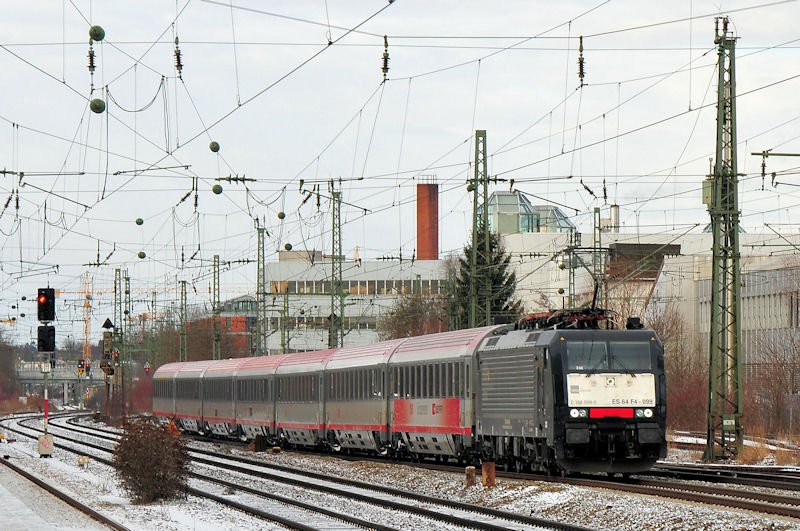 ES64 F4-099 am 03.01.10 mit EC 87 nach Verona am Heimeranplatz