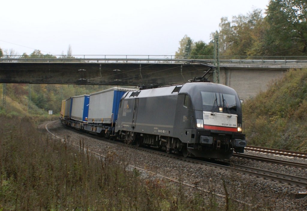 ES64 U2-005/182 505-8 mit einen KLV-Zug kurz hinter Fulda Richtung Hamburg am 24.10.2009