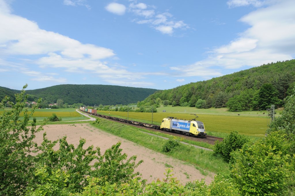 ES64 U2-015 am 03.06.10 bei Wernfeld/Main