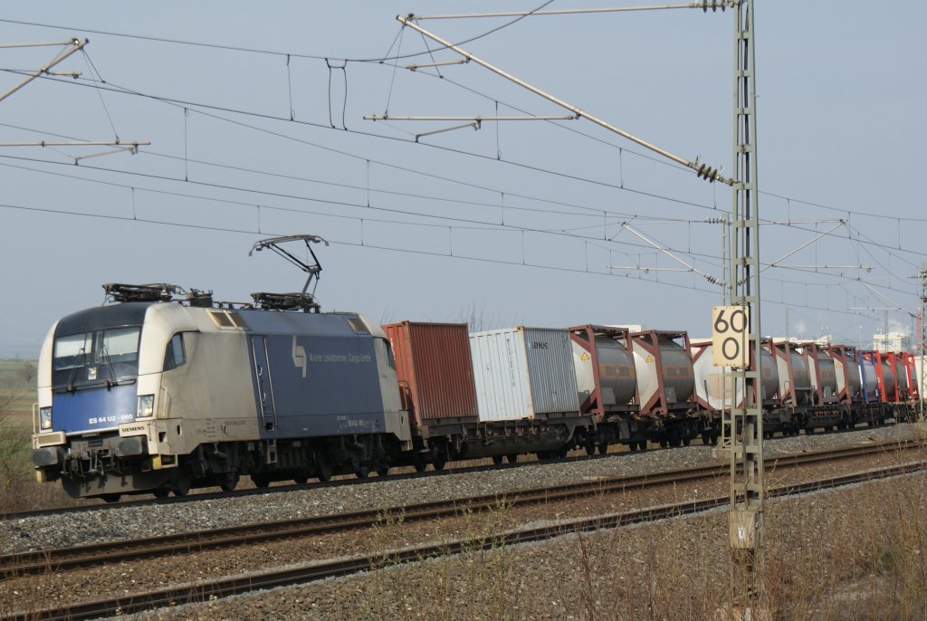 ES64 U2-060 (182 560-3) mit KLV-Zug bei Iphoefn am 29.03.2012