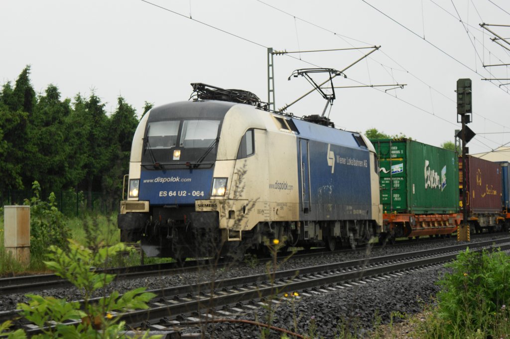 ES64 U2-064 der WLB mit einen KLV-Zug in Iphofen am 17.06.2010 (Rene)