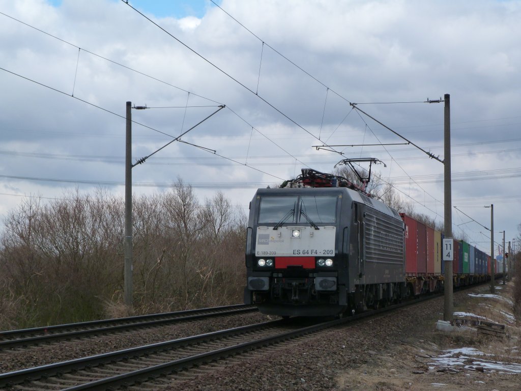 ES64F4 - 209  CTL Logistics  von MRCE fhrt am 26.03.13 mit einem Containerzug aus Hamburg-Waltershof in Richtung Harburg. Eingefangen bei HH-Moorburg.