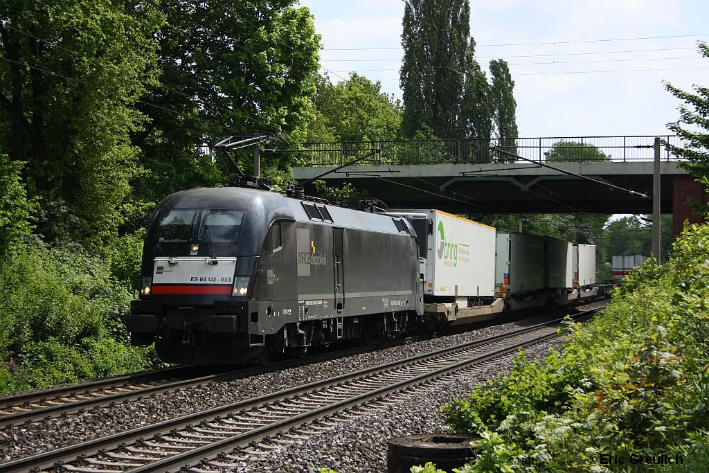 ES64U2-033 mit Aufliegern am 23.5.10 in Limmer.