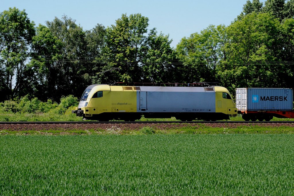 ES64U2-037 am 03.06.2010 bei Rssing in Richtung Sden unterwegs