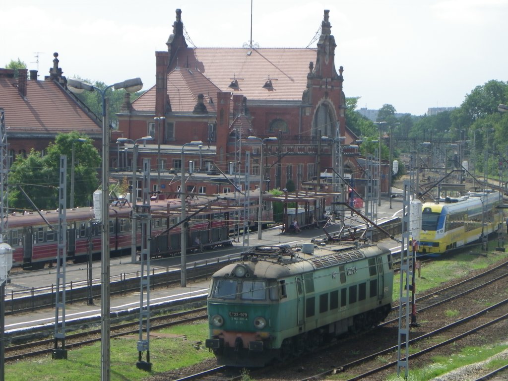 ET 22, SA 137 und EN 71 im Sommer 2012 im Hauptbahnhof Oppeln (Opole)