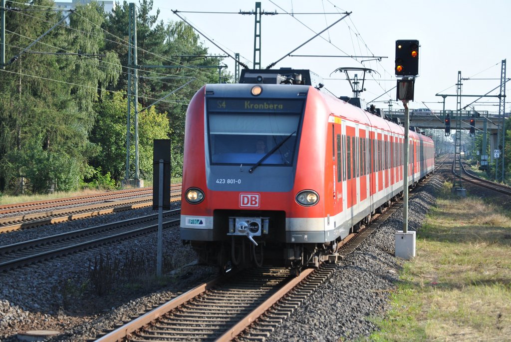 ET 423 801-0 am 02.09.2011 in Langen Flugsicherung am Abend.