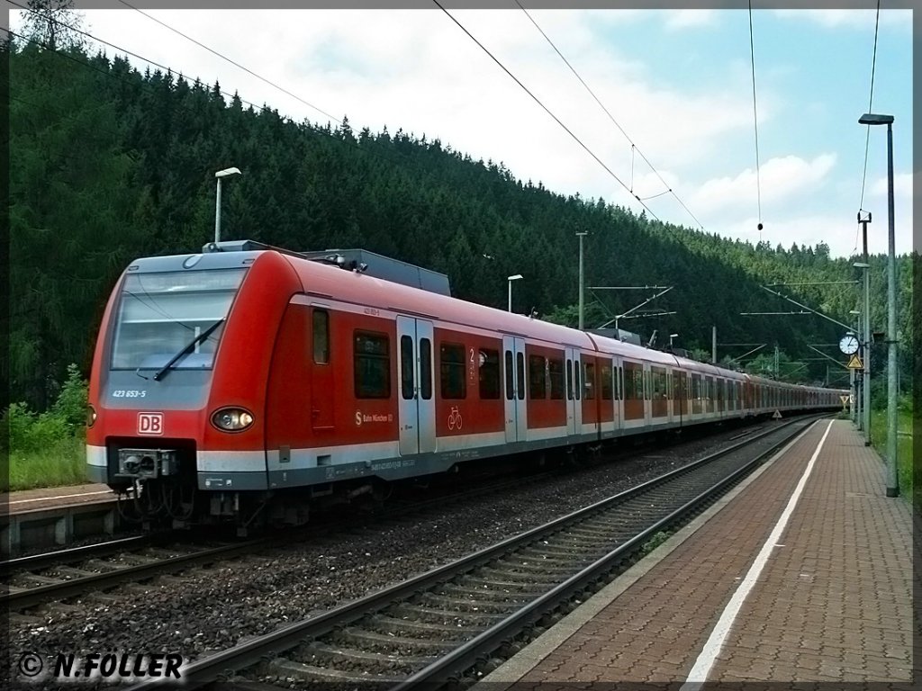 ET 423 der S-Bahn Mnchen auf der Rckberfhrung nach Mnchen am 10.08.2012 in Frtschendorf