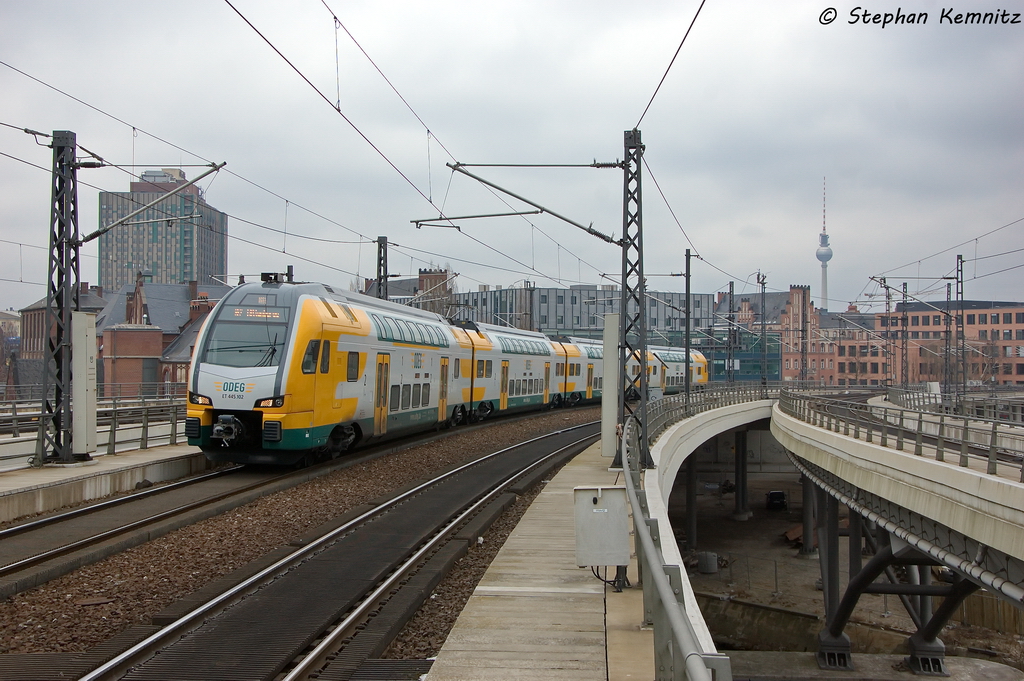 ET 445.102 (445 102-7) ODEG - Ostdeutsche Eisenbahn GmbH als RE2 (RE 37369) von Cottbus nach Wittenberge, bei der Einfahrt in den Berliner Hbf. 05.04.2013