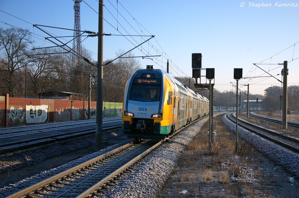 ET 445.109 (445 109-2) ODEG - Ostdeutsche Eisenbahn GmbH als RE4 (RE 37306) von Jterbog nach Rathenow, bei der Einfahrt in Rathenow. 06.02.2013 