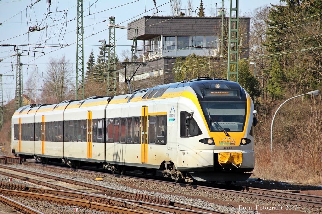 ET 5.08 der Eurobahn wird in Warburg zur Weiterfahrt nach Mnster bereitgestellt. 24.03.2013