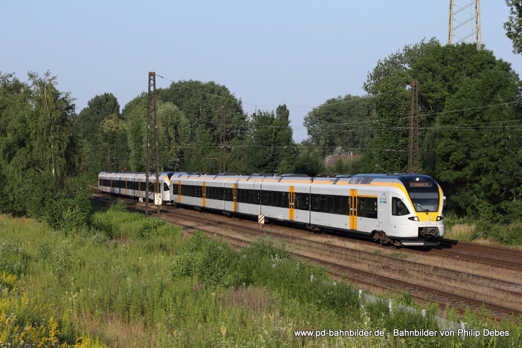 ET 7.08 (Eurobahn) fhrt am 6. Juli 2013 um 19:43 Uhr zusammen mit ET 7.09 als RE3 in Richtung Dsseldorf Hbf durch Oberhausen